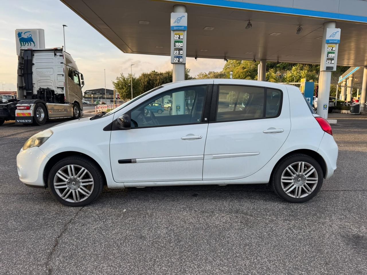 Renault Clio 1.6 benzina cambio automatico