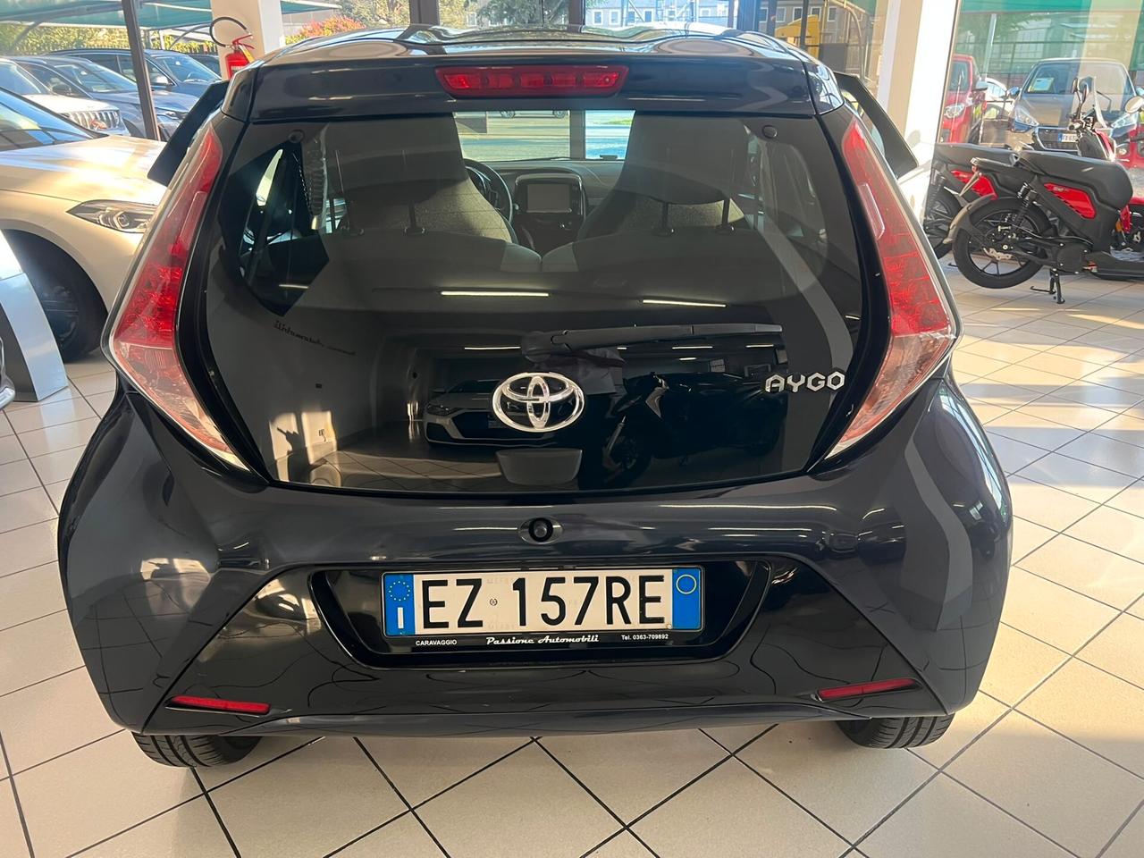 Toyota Aygo 1.0 VVT-i 69 CV 5 porte x-clusiv