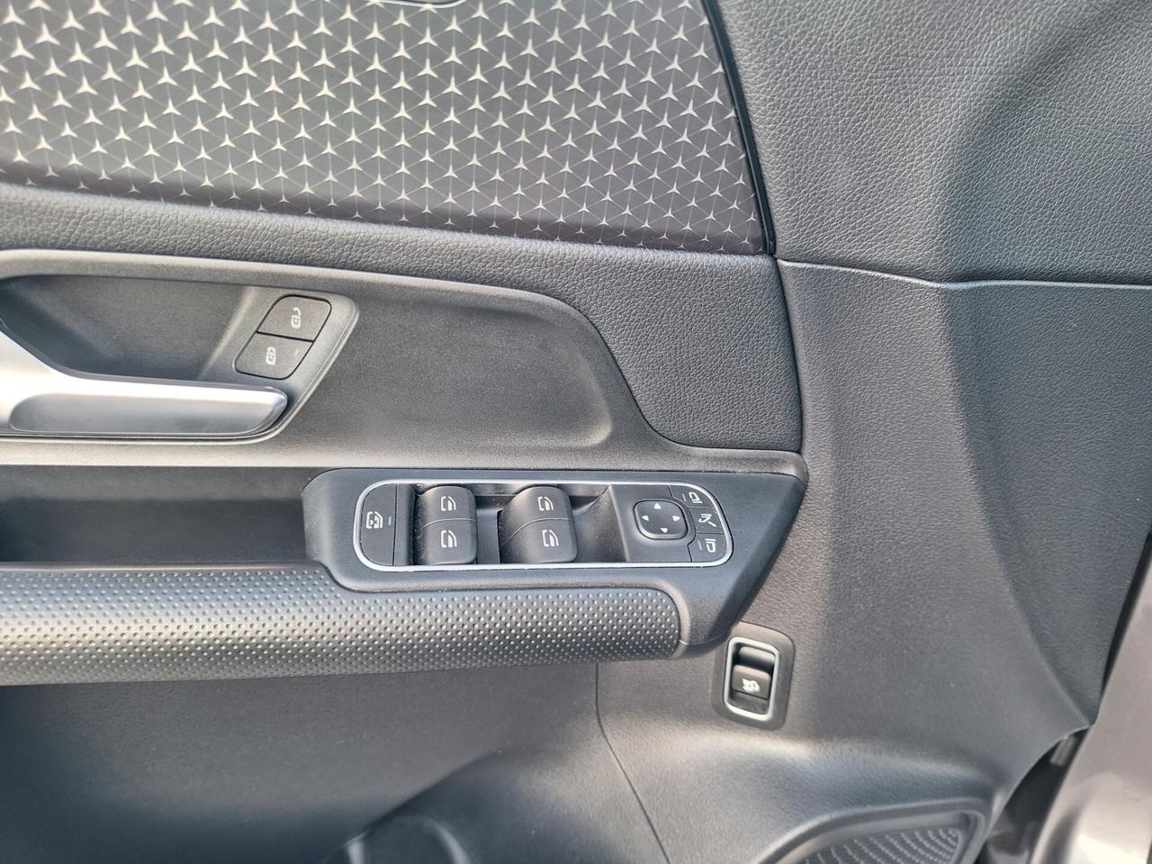 Mercedes-benz B 180 Automatic Advanced RETROCAM- 2023