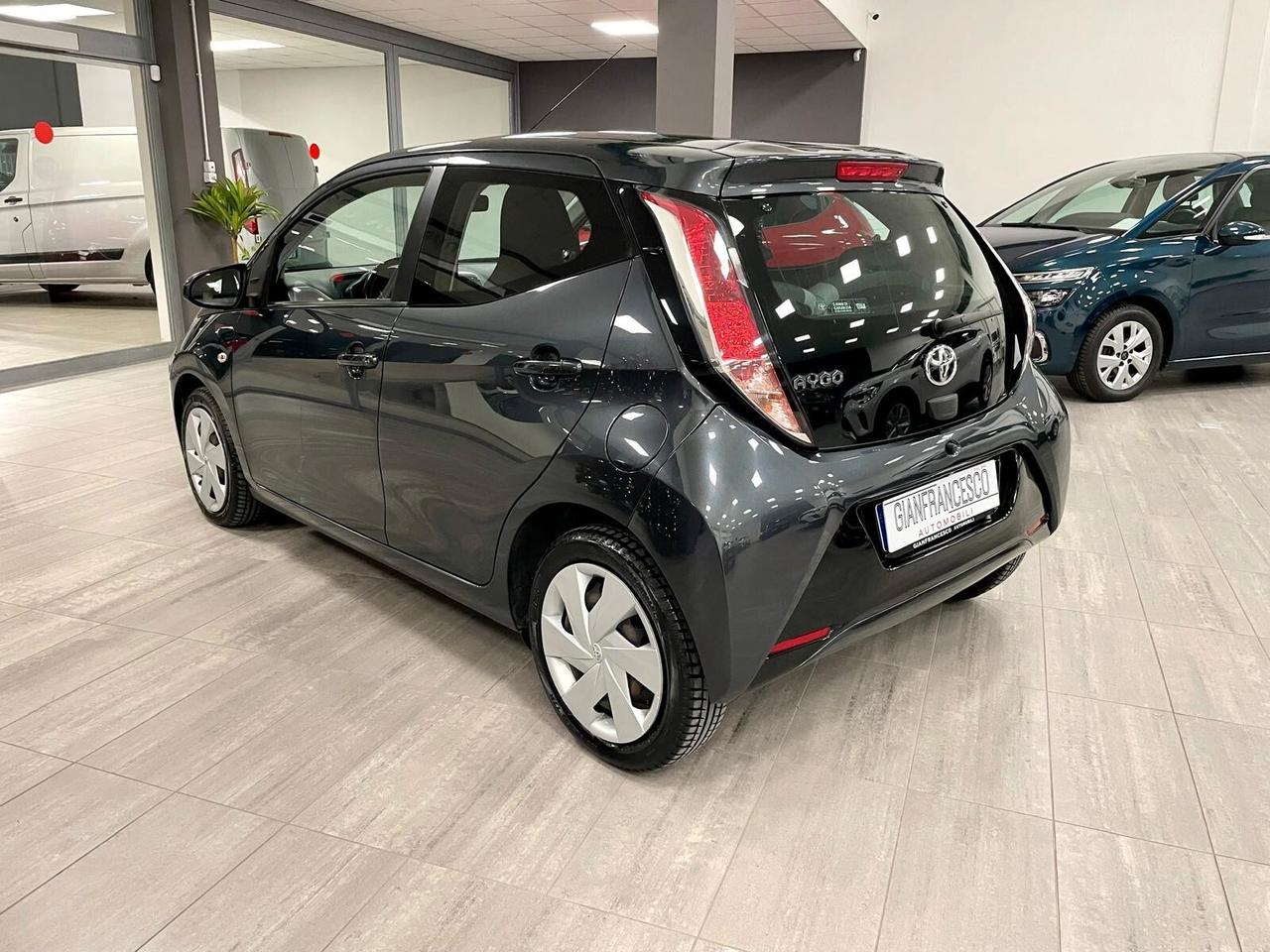 Toyota Aygo 1.0 VVT-i 69cv X-business