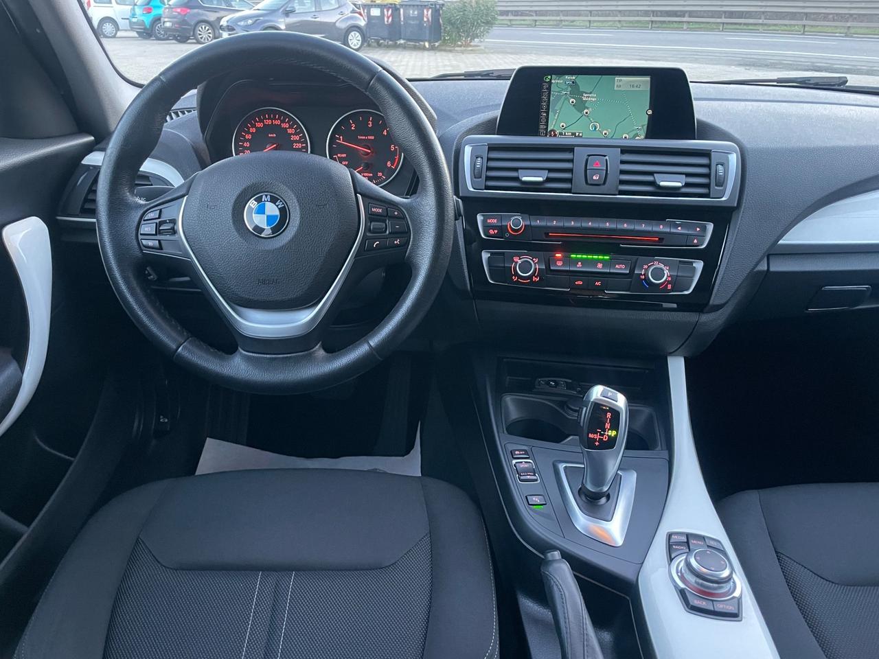 Bmw 118 118d 5p. Urban