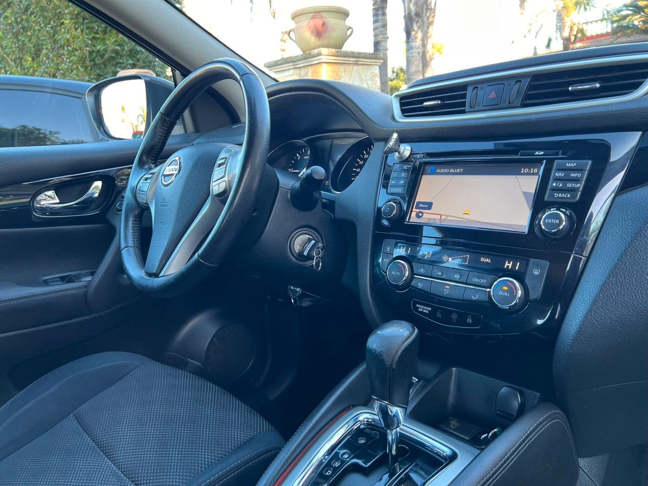 Nissan Qashqai 1.6 dCi X-Tronic 2WD N-CONNECT