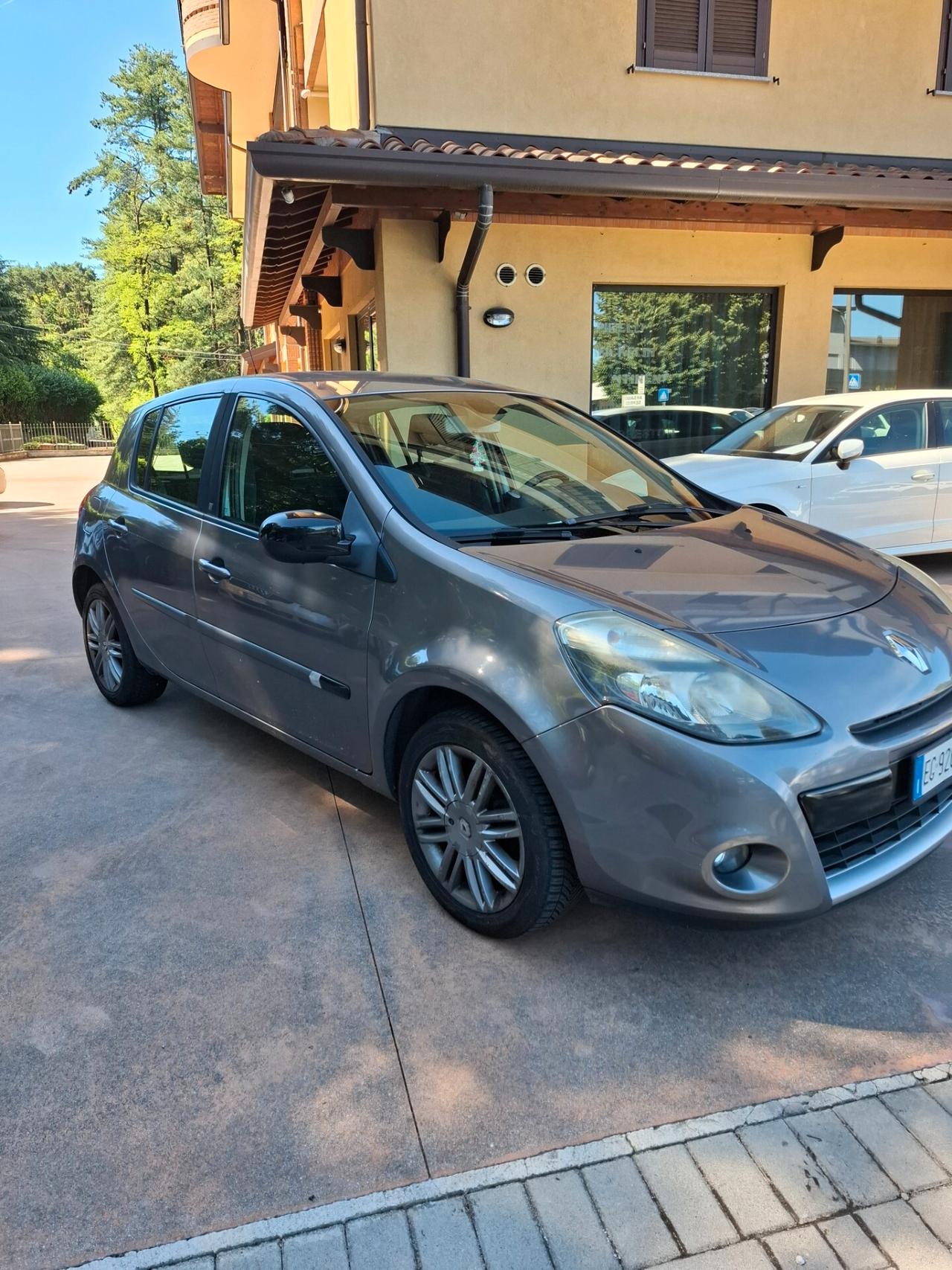 Renault Clio 1.2 16V 5 porte Dynamique
