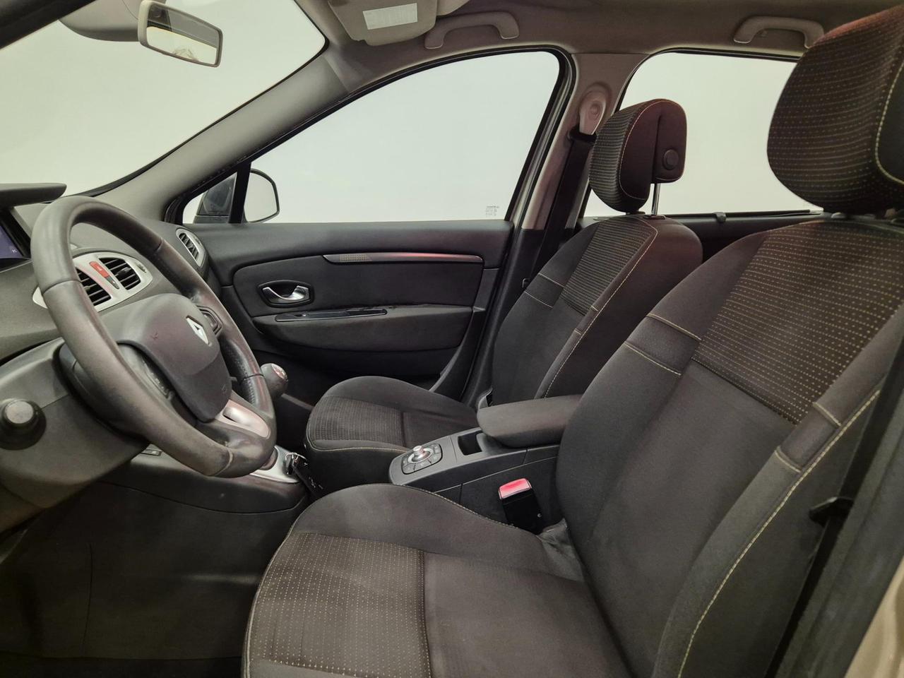 Renault Scenic 1.9 dci Dynamique TomTom 7 POSTI - NEOPATENTATI - Cam - Cruise/Lim