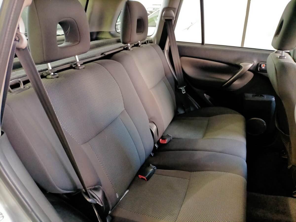 TOYOTA RAV-4 2.0 D-4D