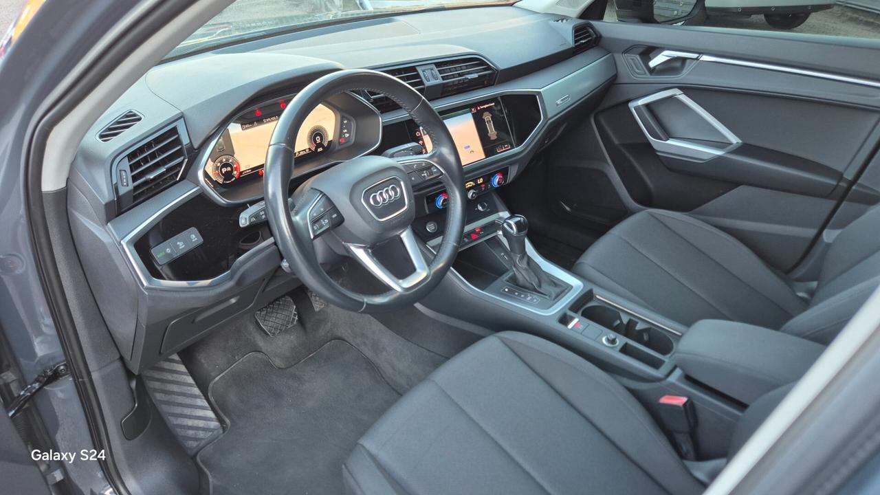 Audi Q3 35 TDI Business Advanced