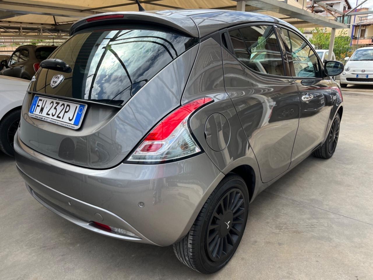 Lancia Ypsilon 1.2 69 CV 5 porte GPL Ecochic Gold