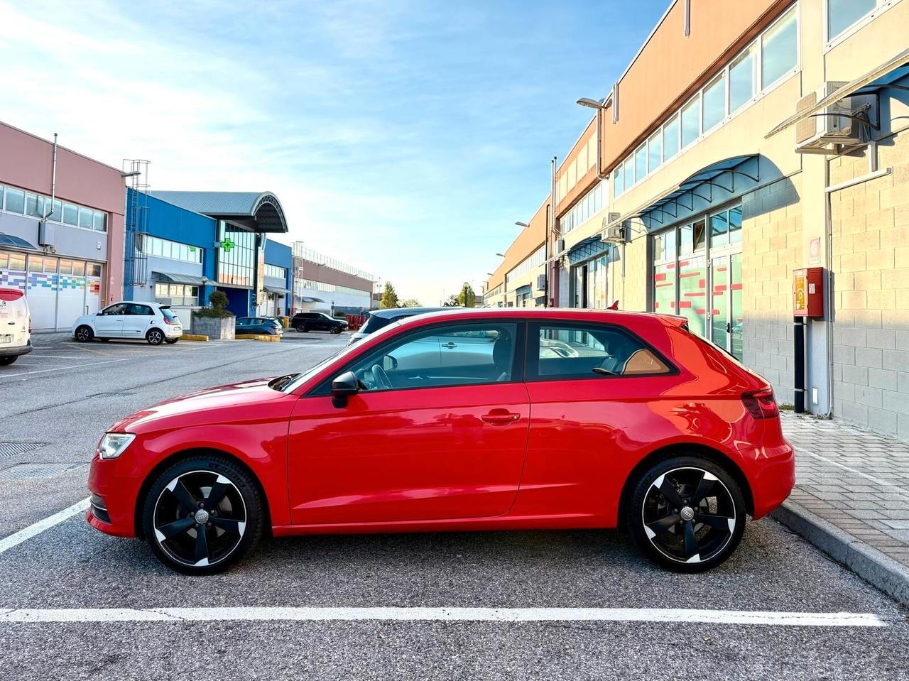 Audi A3 1.6 TDI 105 cv Neopatentati