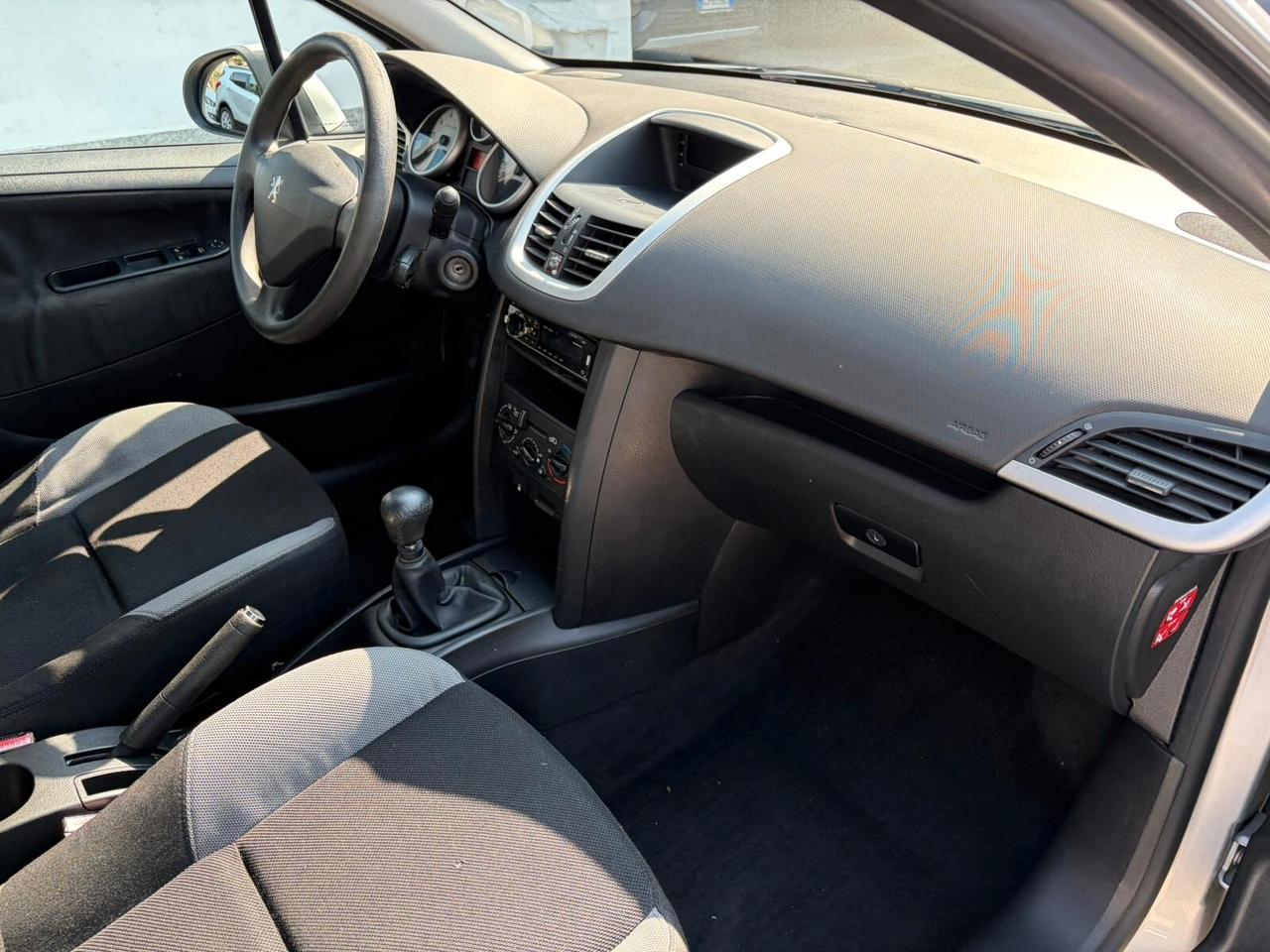 Peugeot 207 1.4 8V 75CV 5p. X Line