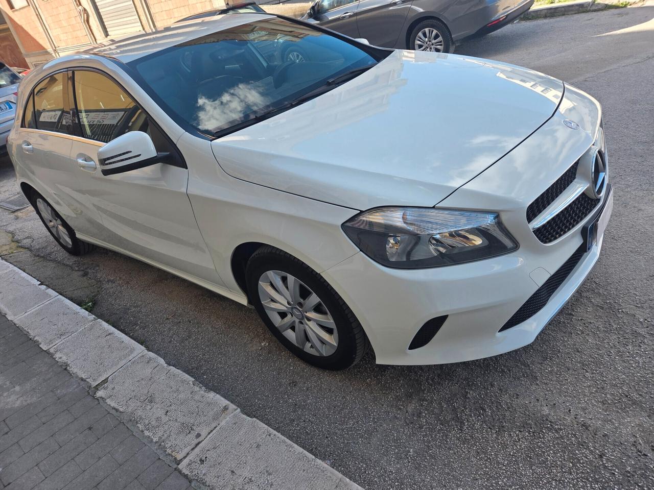 MERCEDES A180 1.5 DCI 110 CV ANNO 2016 KM CERTIF