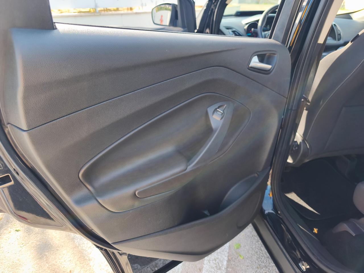 Ford Kuga 1.5 TDCI 120 CV S&S 2WD Titanium