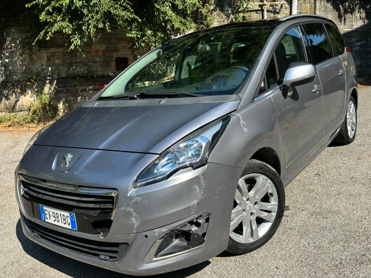 Peugeot 5008 2.0 HDi 150CV Allure