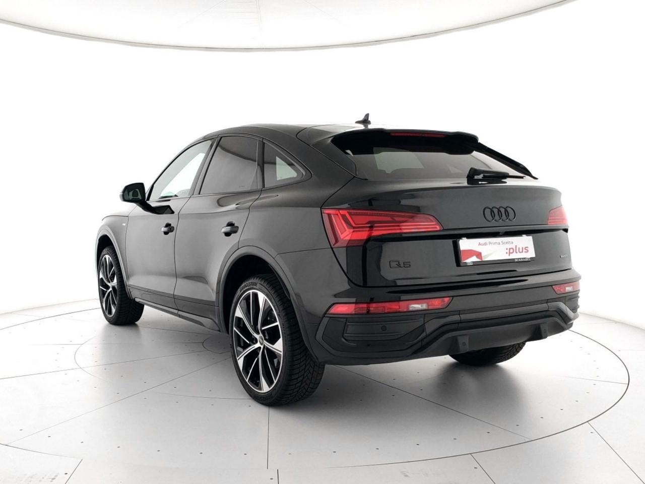 Audi Q5 sportback 40 2.0 tdi mhev 12v identity black quattro s-tronic