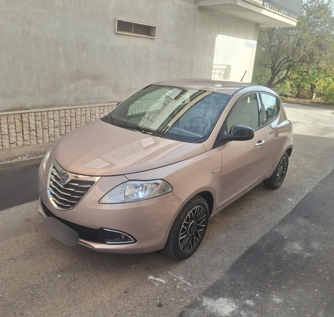 Lancia Ypsilon 1.3 MJT 16V 95 CV 5 porte S&S Gold