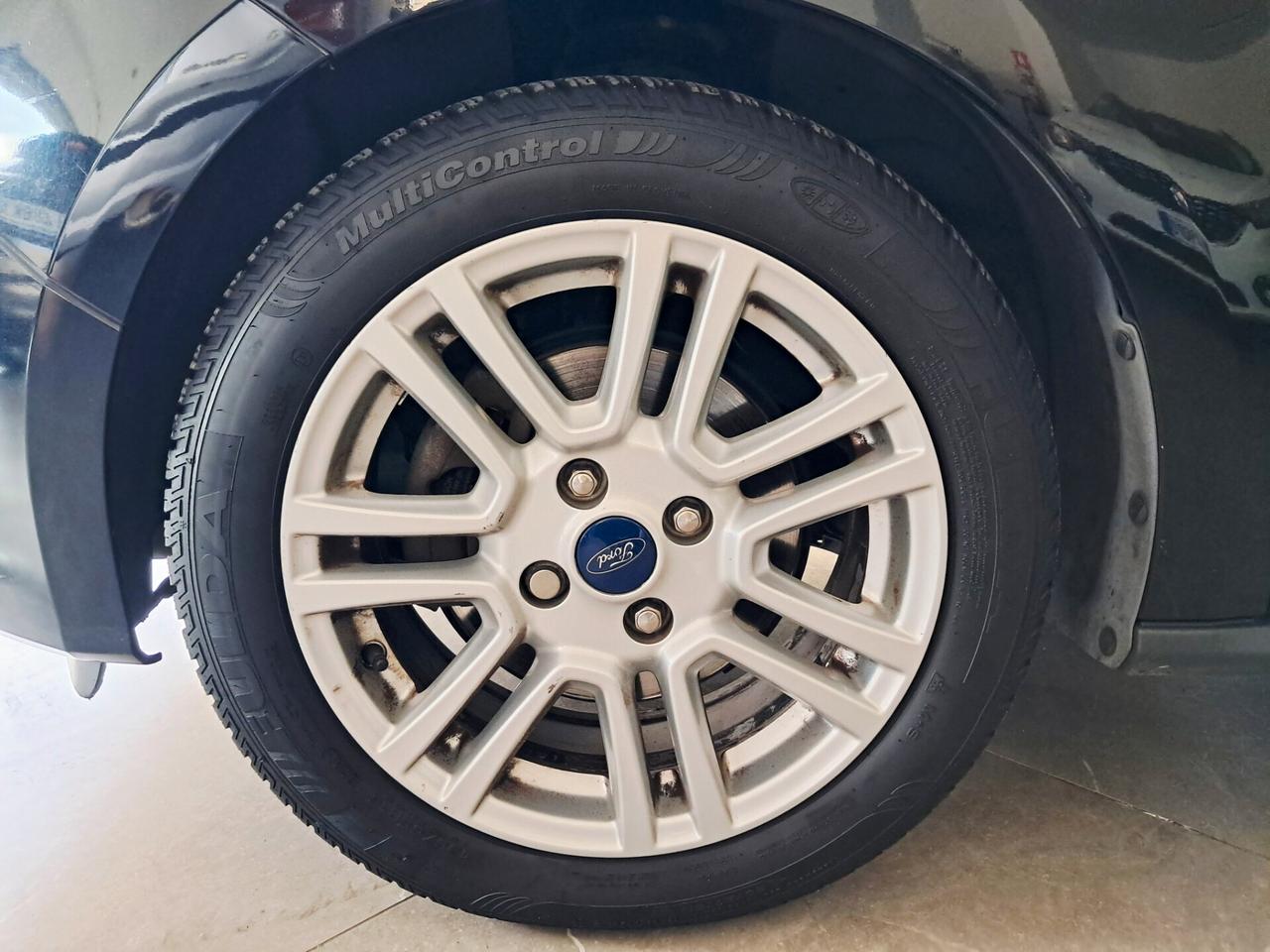 Ford Tourneo Courier 1.5 TDCI 75 CV