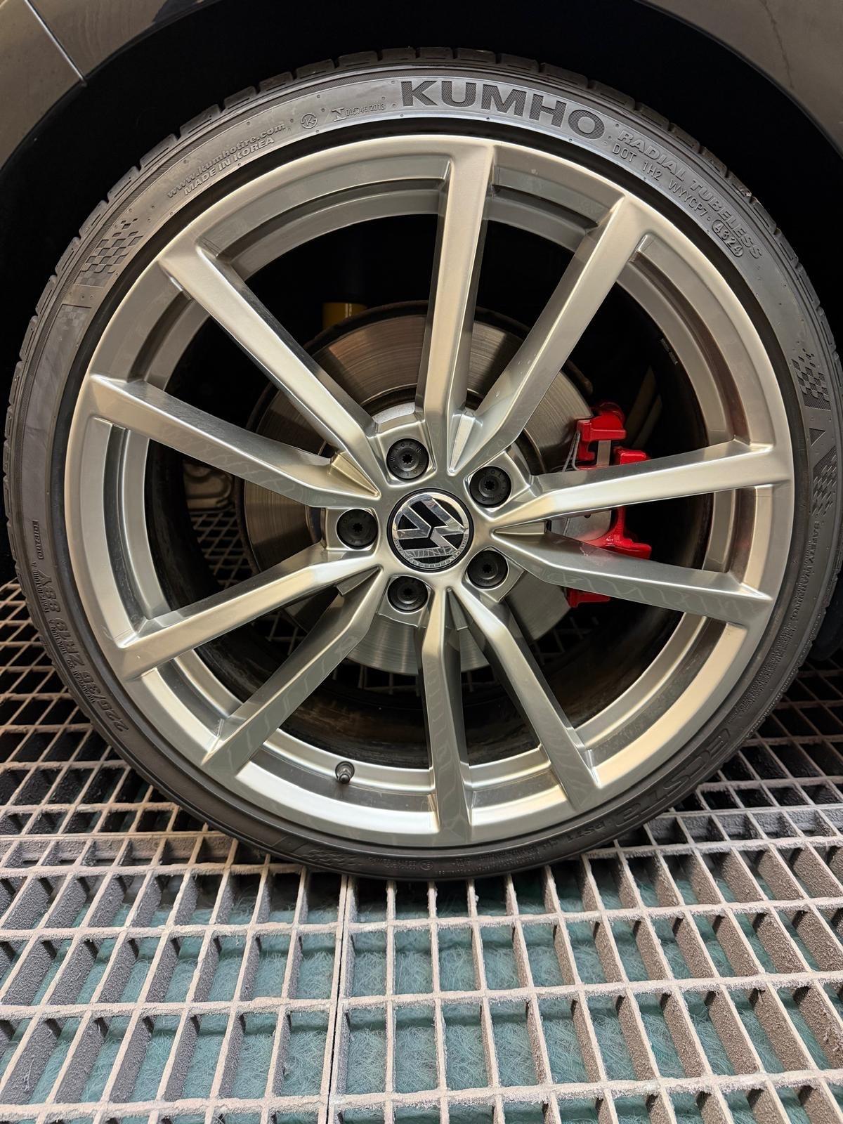 Volkswagen Golf GTI Performance 2.0 245 CV TSI DSG 5p. BMT