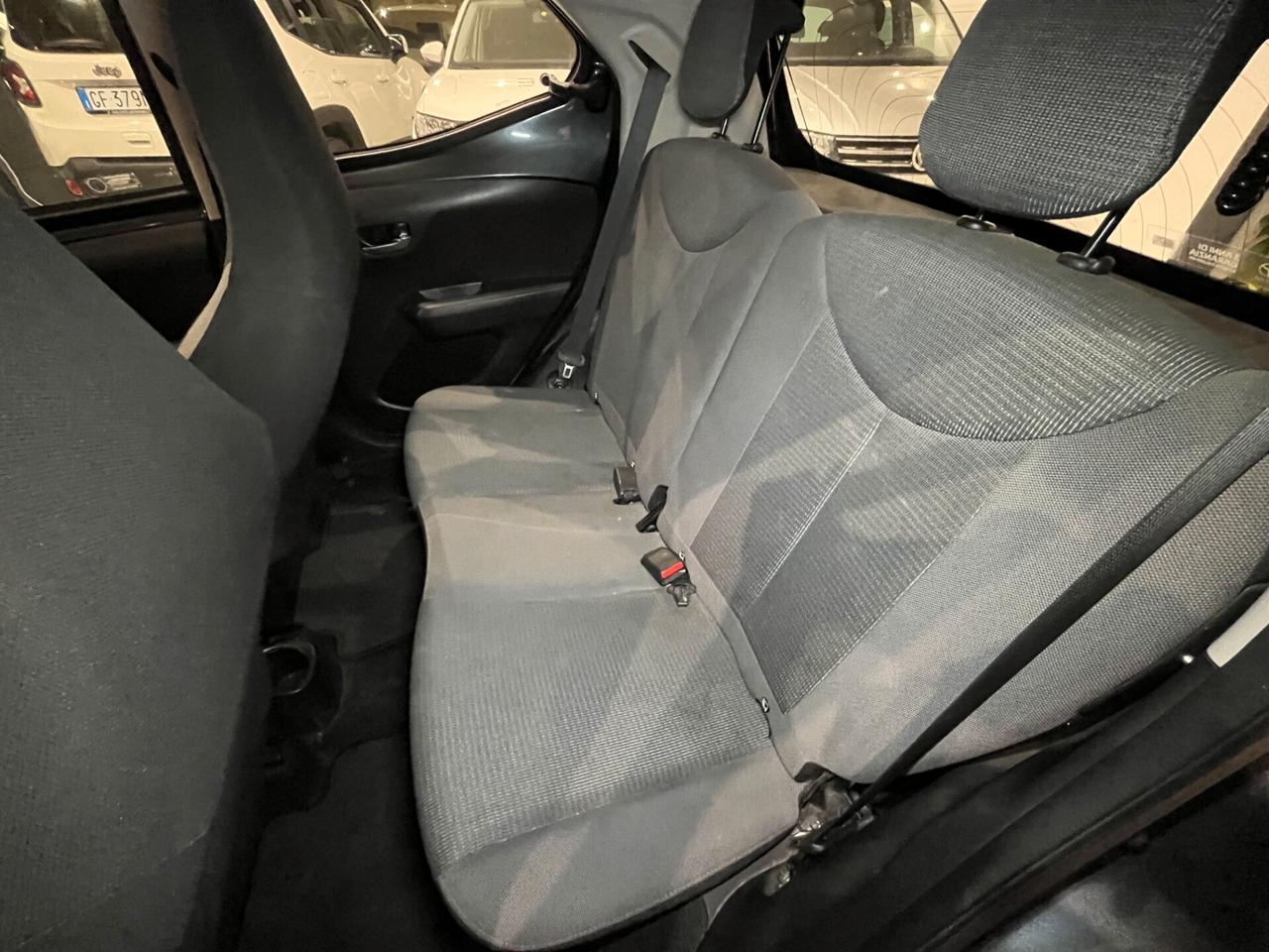 Toyota Aygo 5 porte x-play MMT