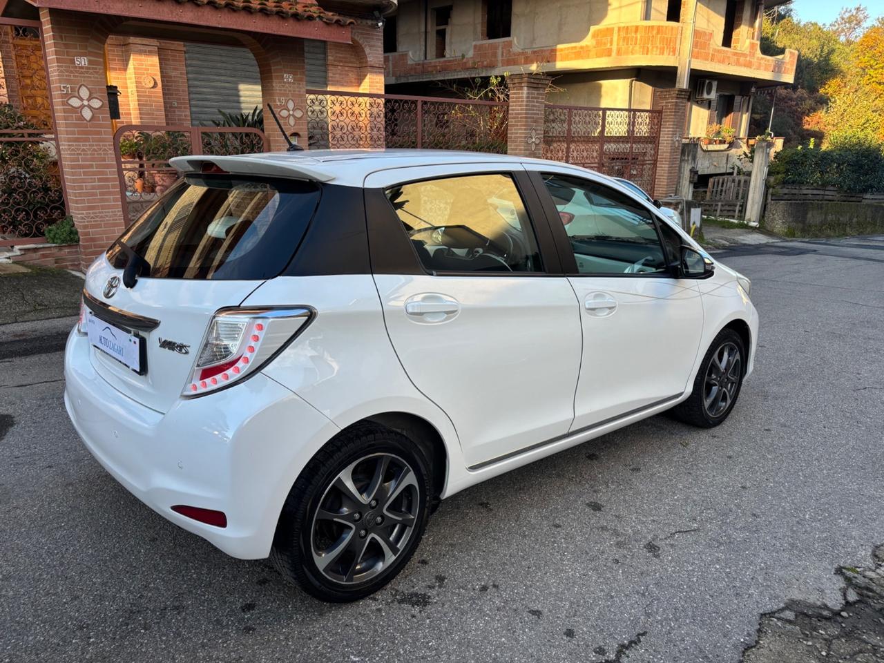 Toyota Yaris 1.0 5 porte Lounge