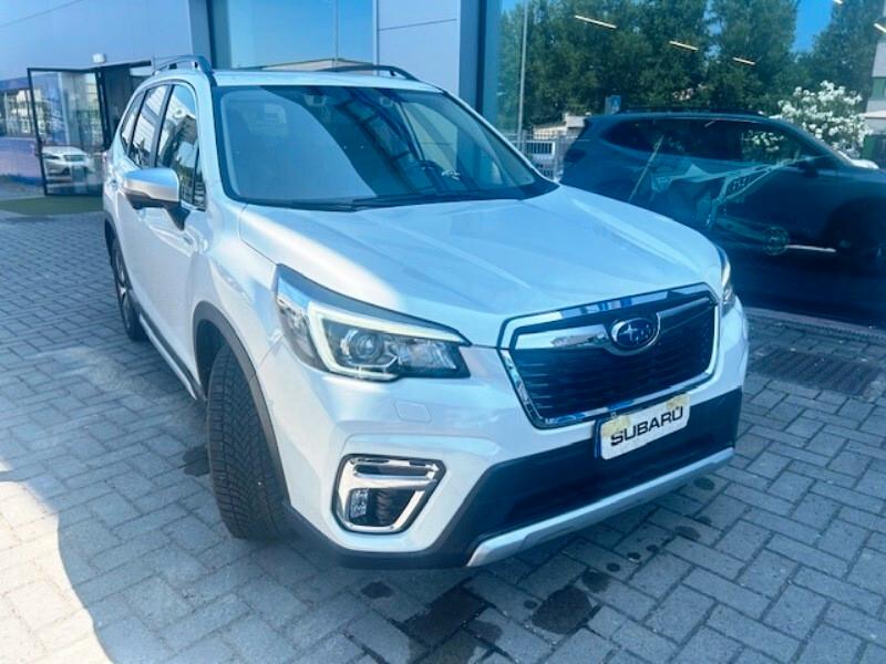 Subaru Forester 2.0 e-Boxer MHEV CVT Lineartronic Premium - Unico propietario -