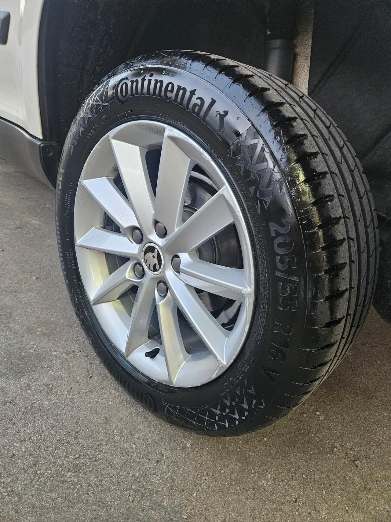 Skoda Yeti 1.6 diesel 77kw 105CV full