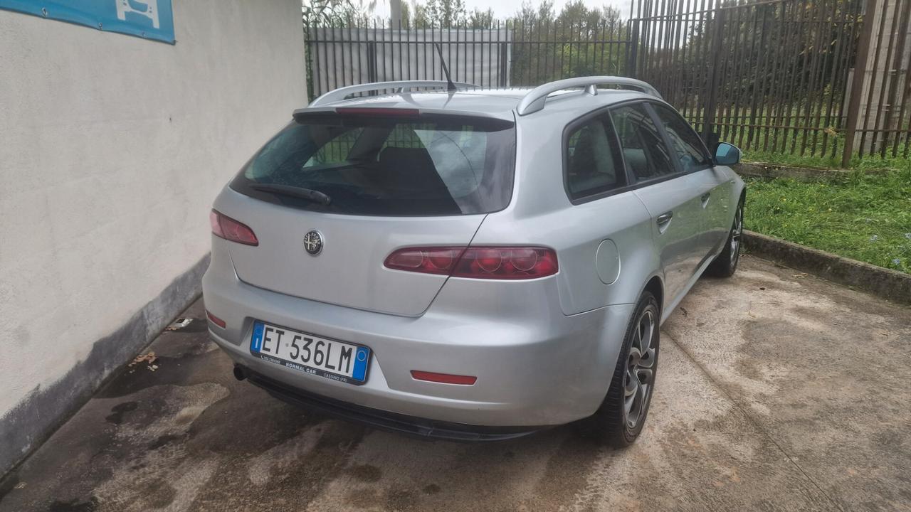 Alfa Romeo 159 1.9 JTDm Sportwagon Distinctive