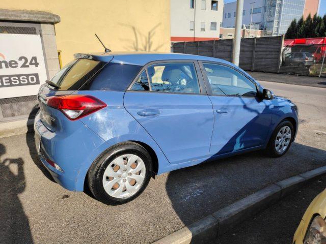 HYUNDAI i20 1.2 5 porte Go! PREZZO REALE - NEOPATENTATI