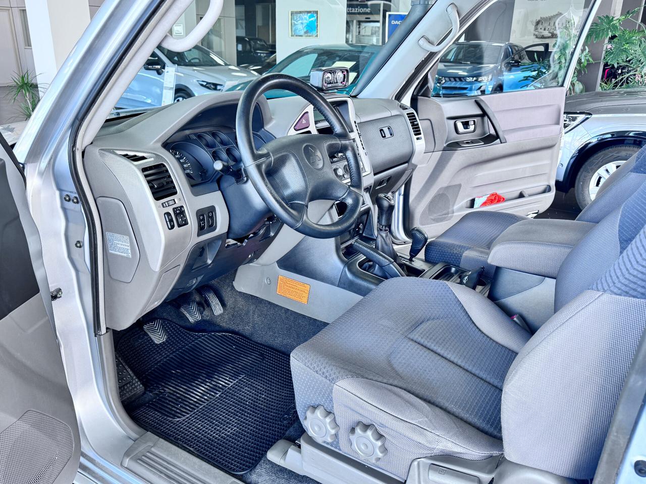 Mitsubishi Pajero 2.5 TDI 3p. Instyle