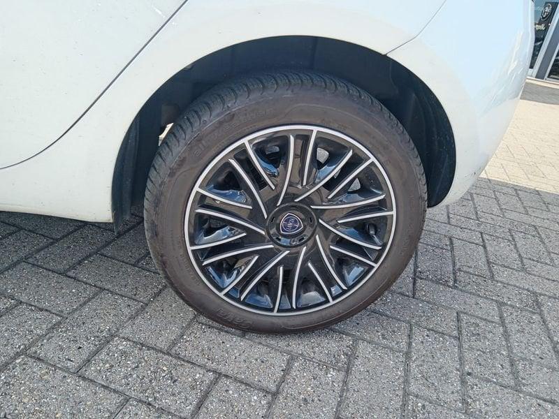 Lancia Ypsilon 1.0 FireFly 70cv Hybrid Gold