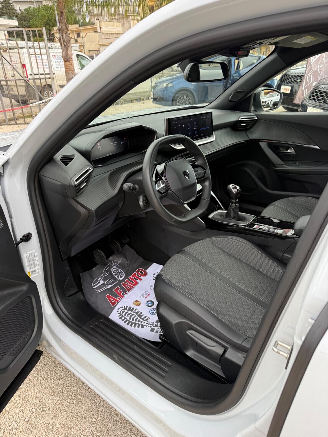 Peugeot 2008 PureTech 100 S&S Allure