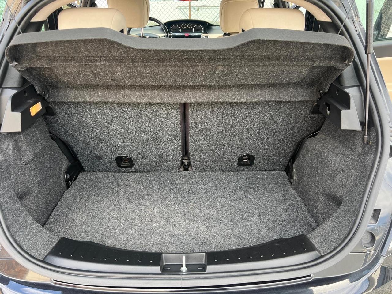 Lancia Ypsilon 0.9 TwinAir 85 CV 5 porte Metano Ecochic Elle