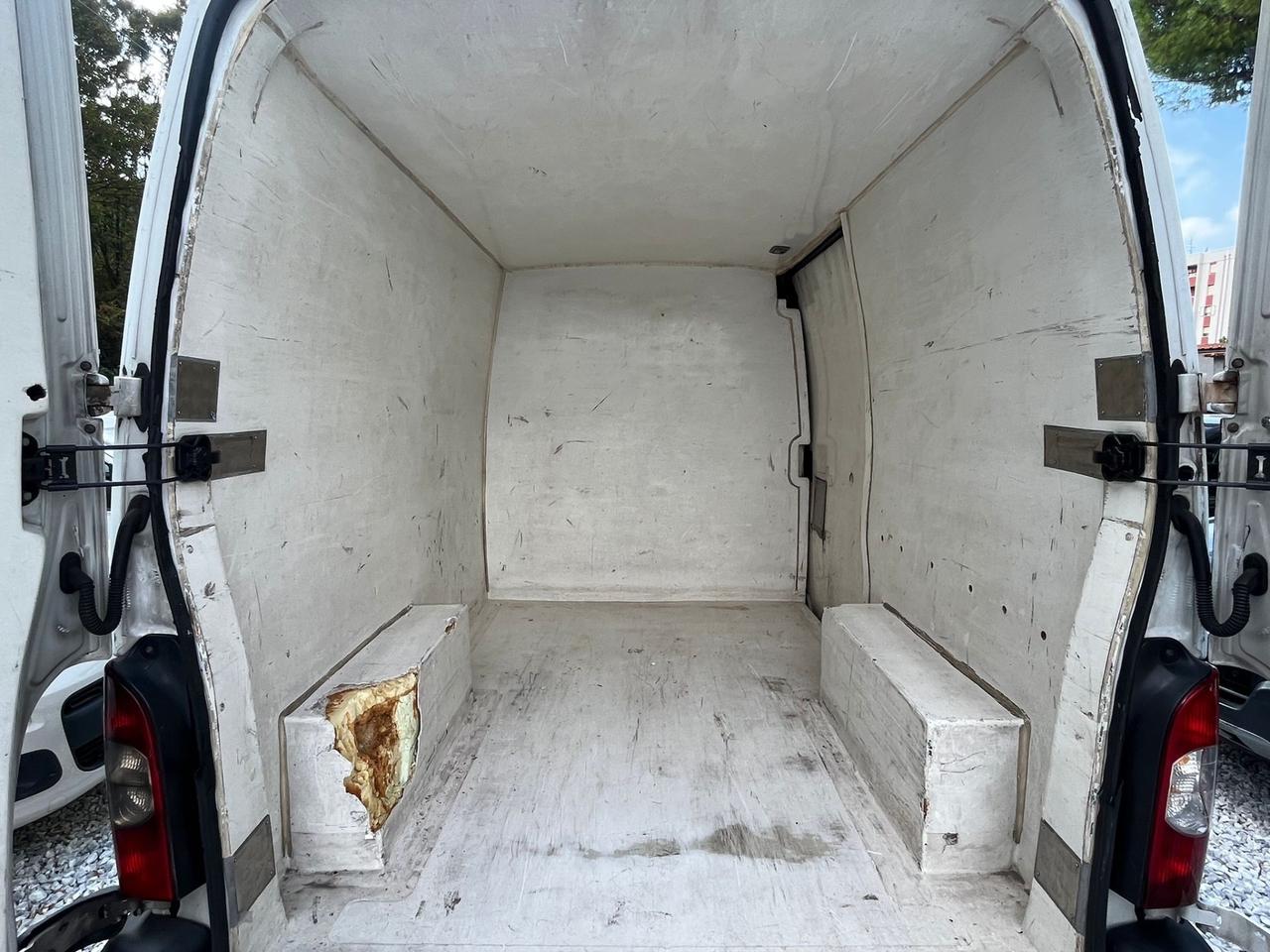 Renault Master T33 2.5 Dci Auto 100Cv L1H2