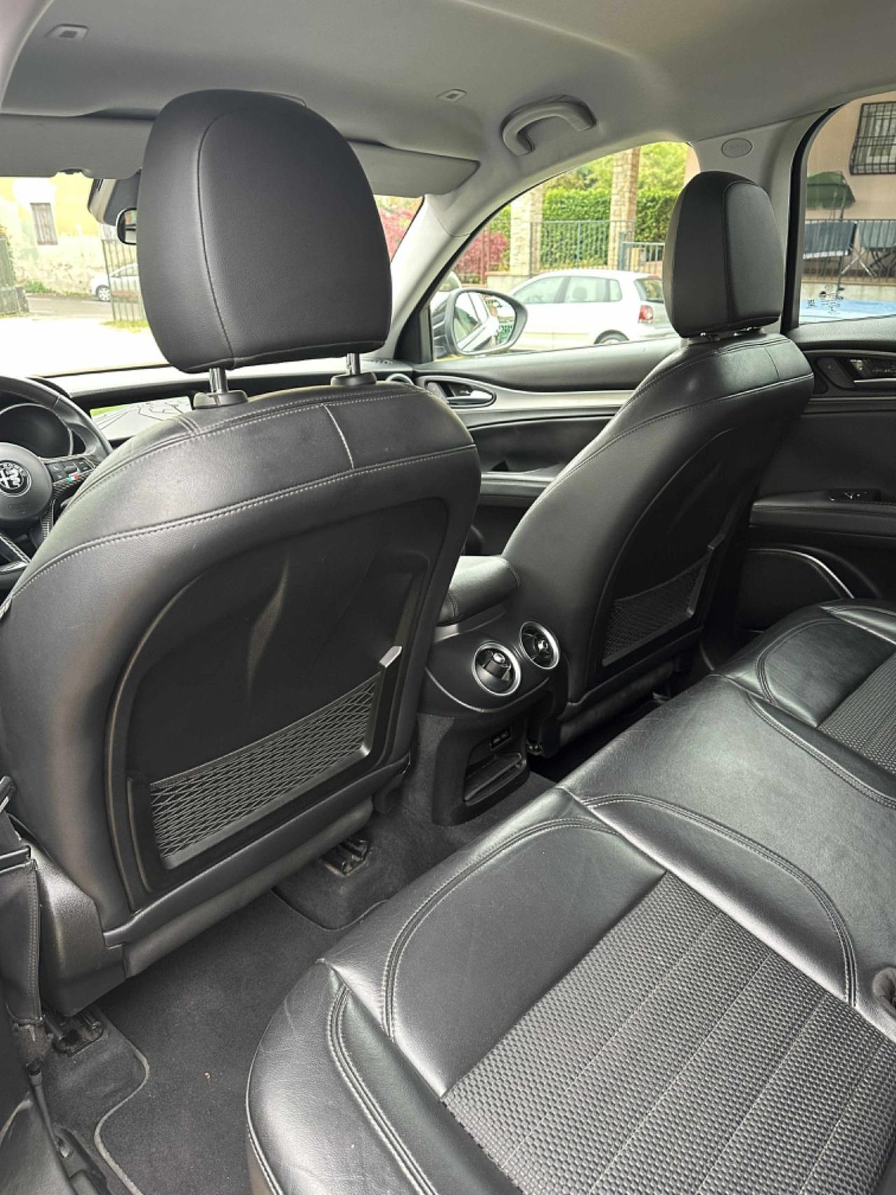 Alfa Romeo STELVIO 2.2d AT8 Q4 SUPER FULLOPT UNICOPR