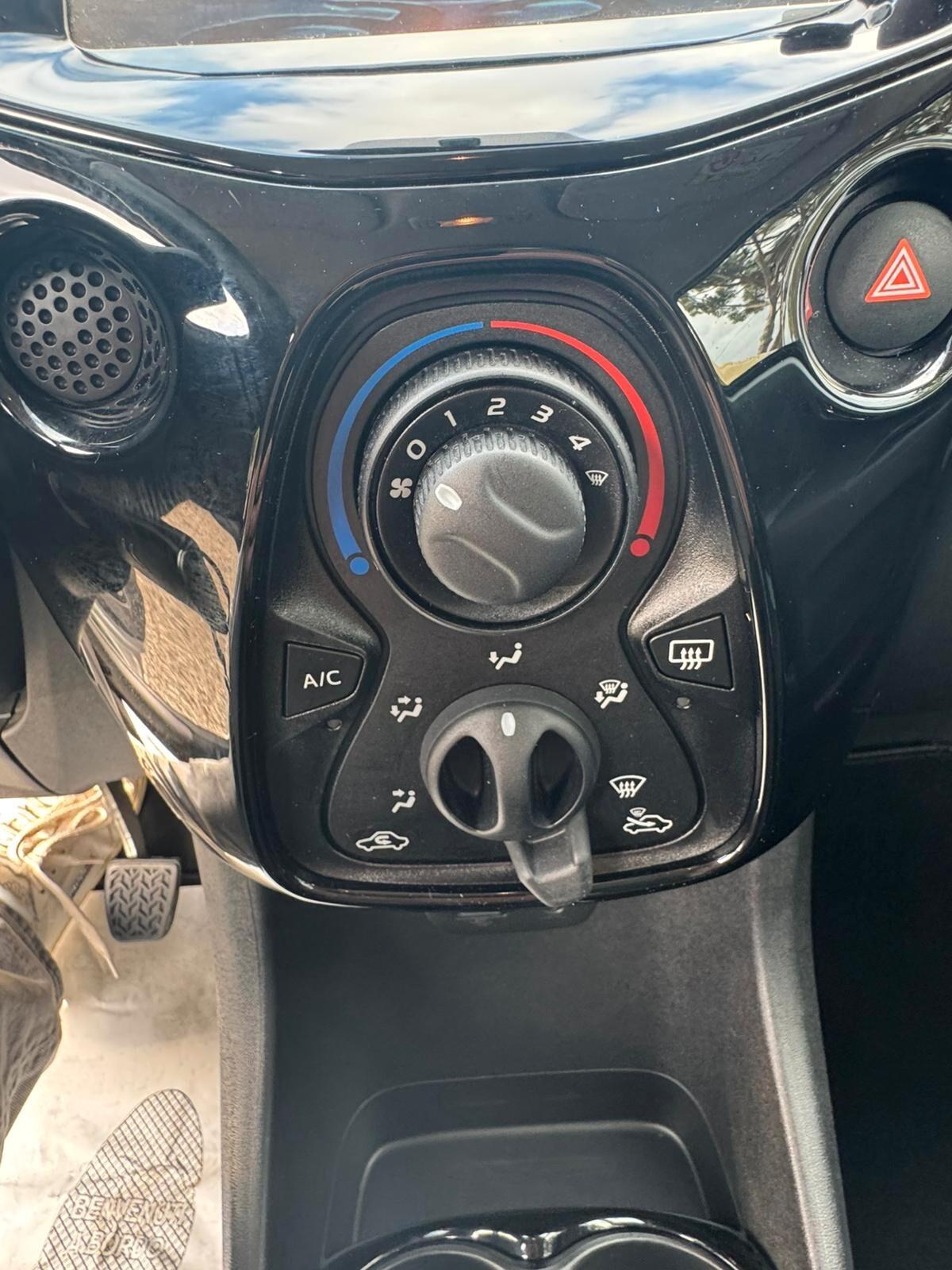 Citroen C1 Airscape VTi 68 3 porte Shine