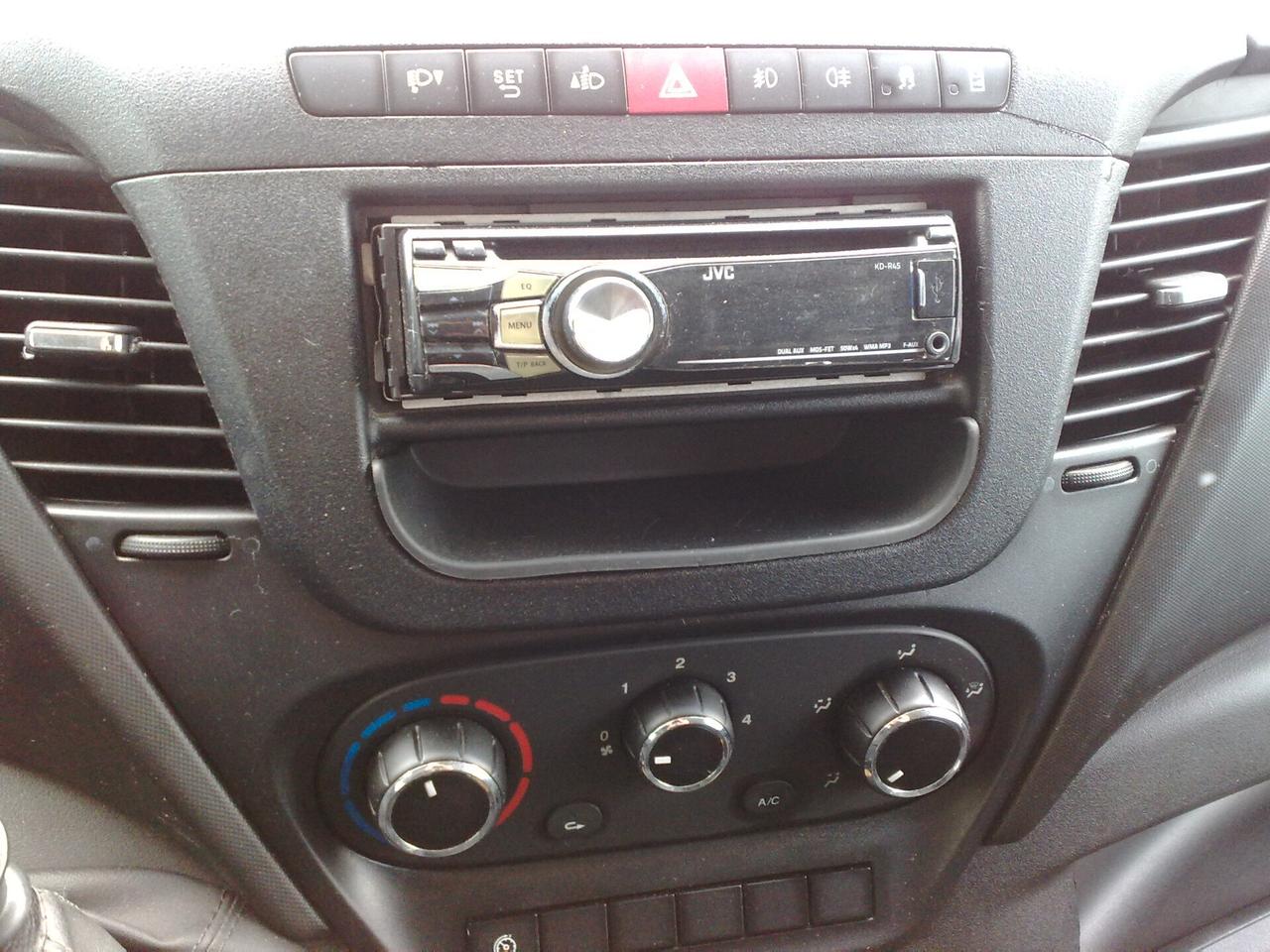 Iveco Daily 35c15 2.3hpt Centinato - 2015