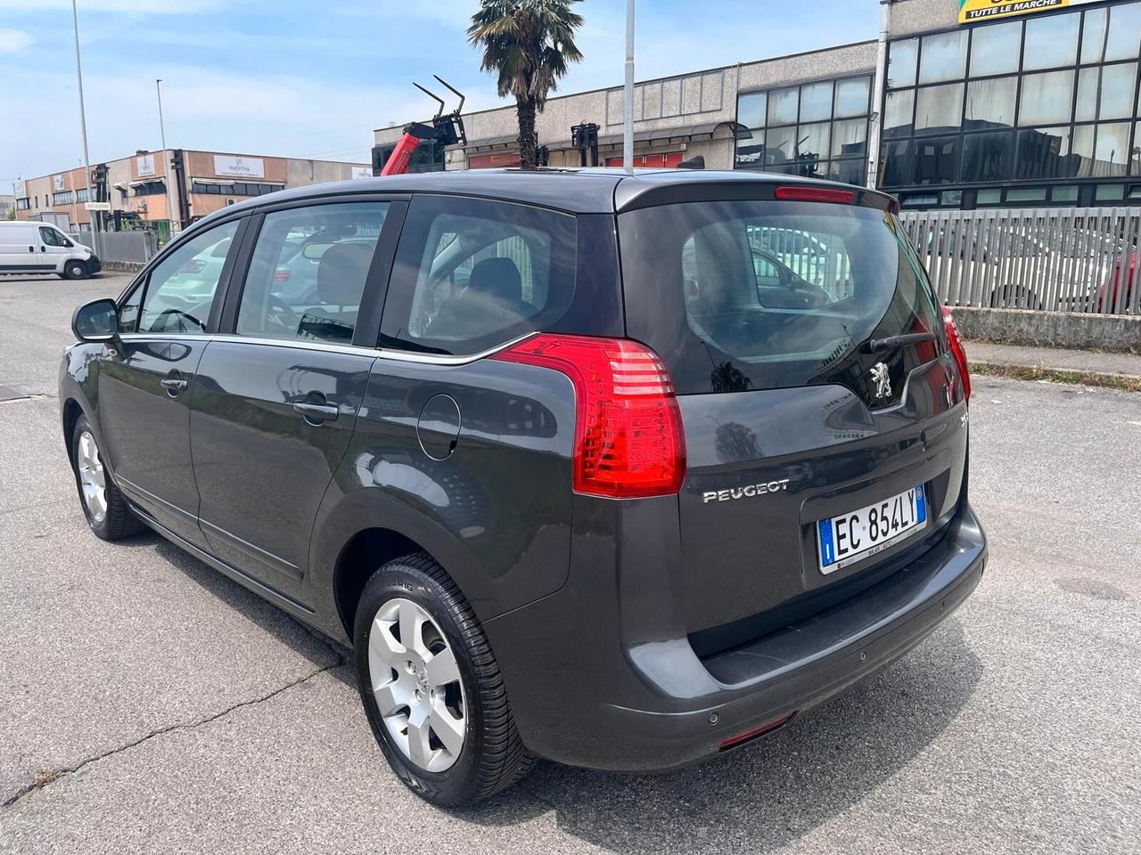 Peugeot 5008 1.6 VTi 120CV **SOLO EXPORT**