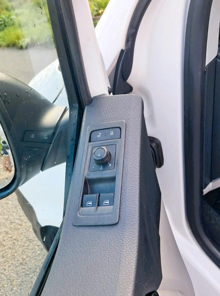 Volkswagen Caravelle 2.0 TDI – 9 posti (Iva Esposta)