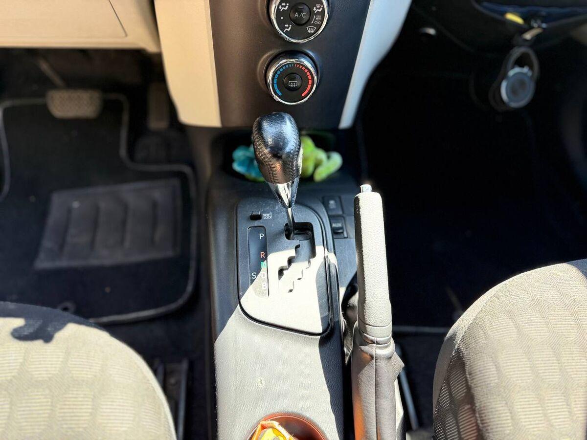 Toyota iQ 1.0 Active (sol) E5