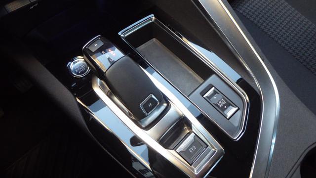 PEUGEOT 3008 BlueHDi 130 S&S EAT8 Active Pack