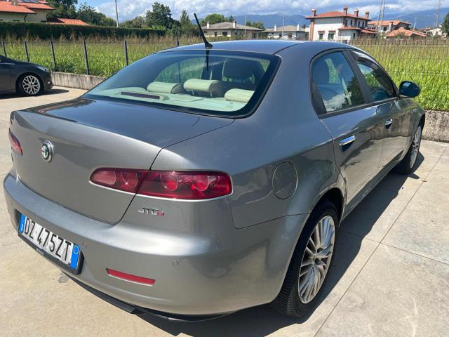 ALFA ROMEO 159 144,272km 1.9 JTDm 150CV Distinctive Q-Tronic