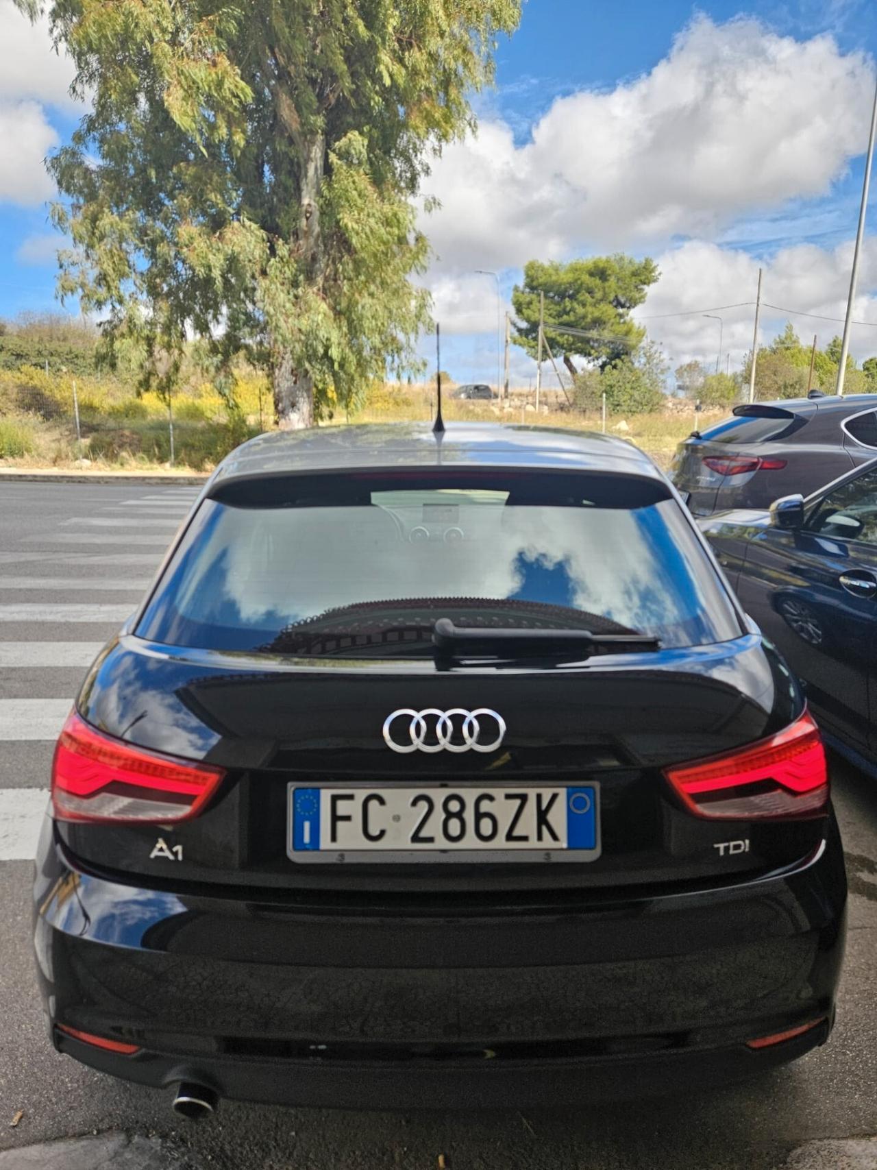 Audi A1 5porte Bicolor SPB 1.6 TDI 115cv FULL