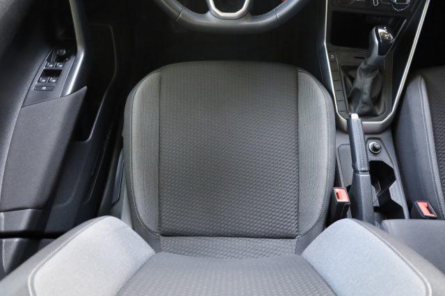 VOLKSWAGEN Taigo 1.0 TSI 110 CV DSG Automatica per NEOPATENTATI