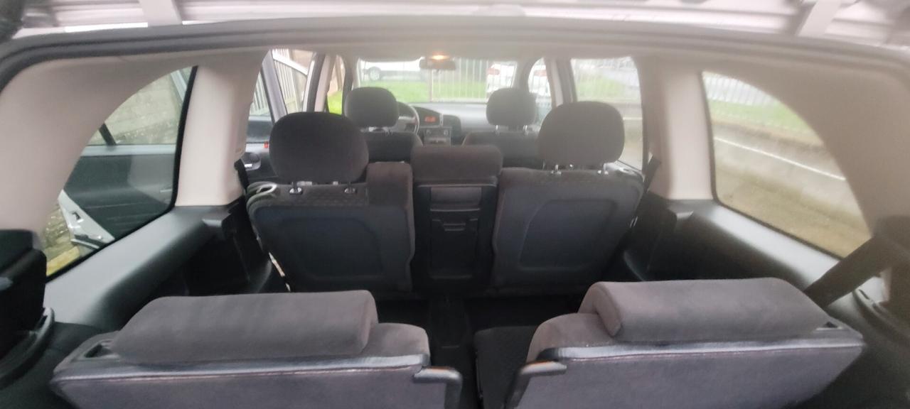 Opel Zafira 7 POSTI 2.0 16V DTI cat Comfort