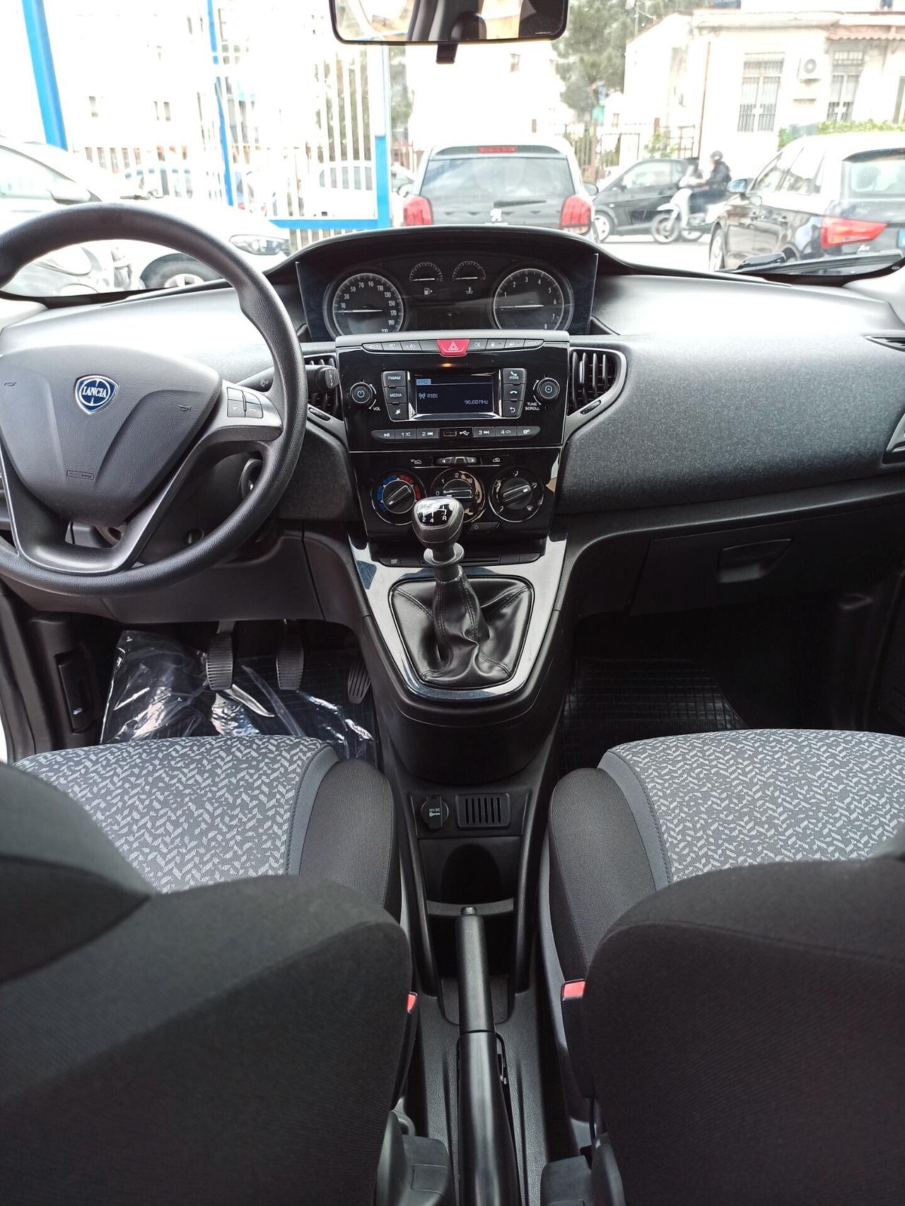 Lancia Ypsilon 1.2 69 CV 5 porte GPL Ecochic Elefantino Blu