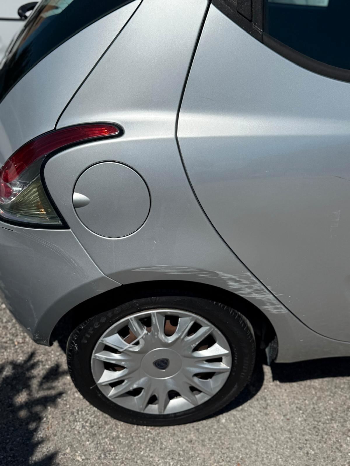 Lancia Ypsilon 1.2 69 CV 5 porte GPL Gold