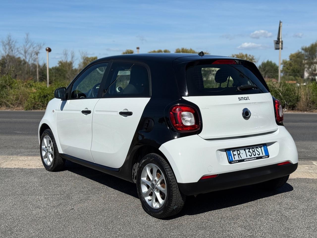 SMART FORFOUR 1.0 Youngster 71cv Neopatentati