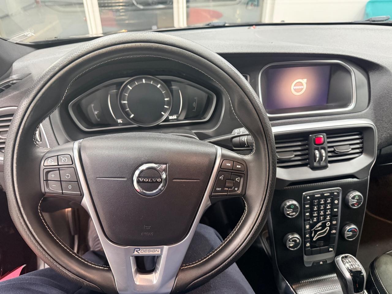 Volvo V40 D3 R-design