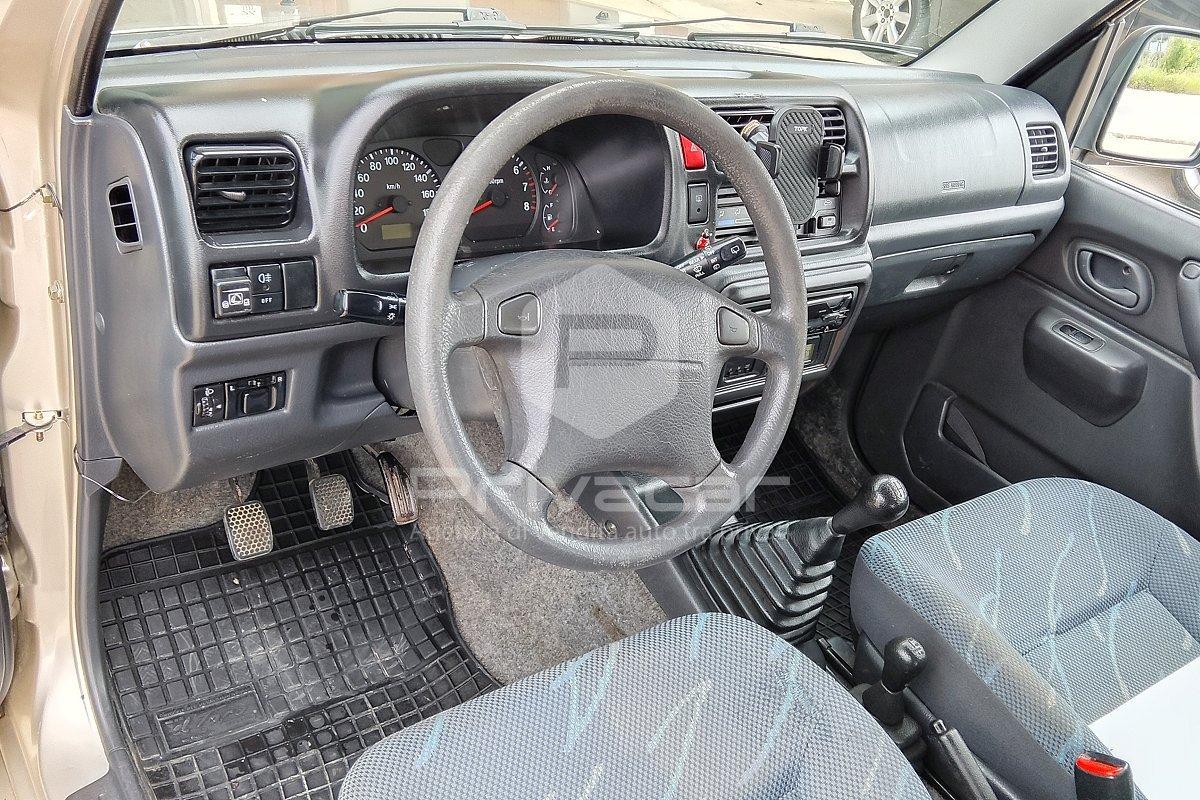 SUZUKI Jimny 1.3i 16V cat 4WD JLX