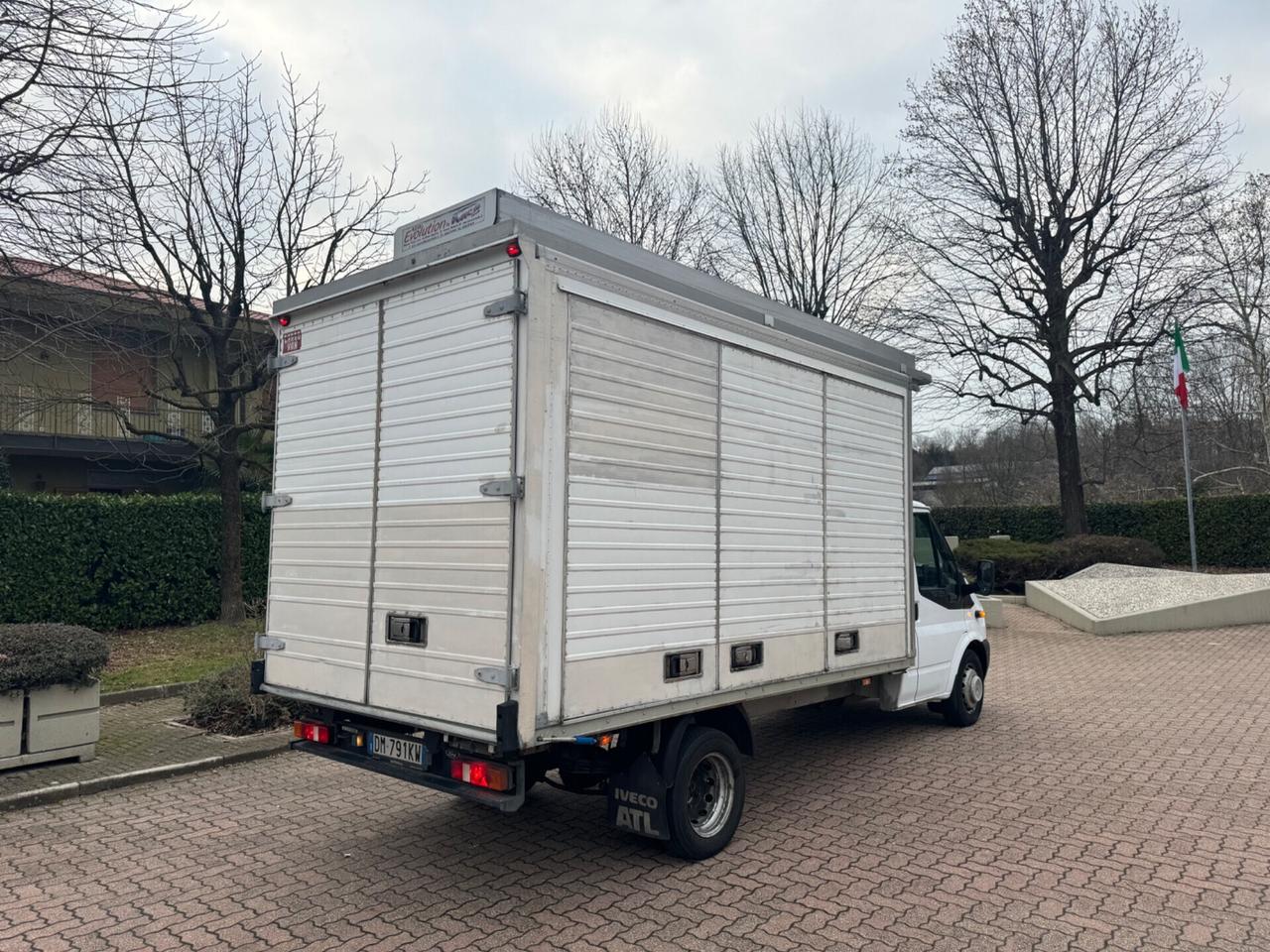 Ford transit furgonato con tenda elettrica