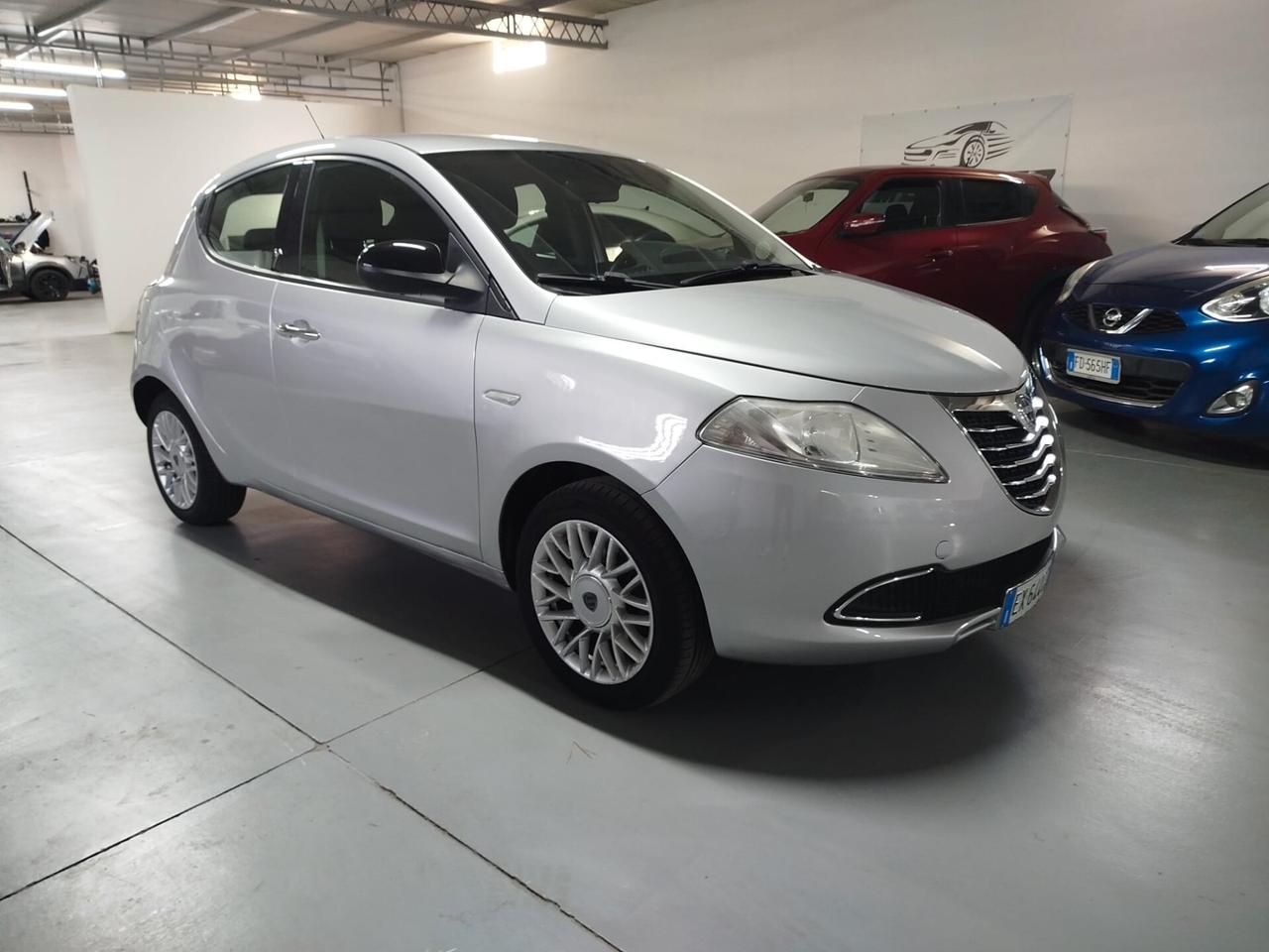 Lancia Ypsilon 1.3 MJT 16V 95 CV 5 porte S&S Silver