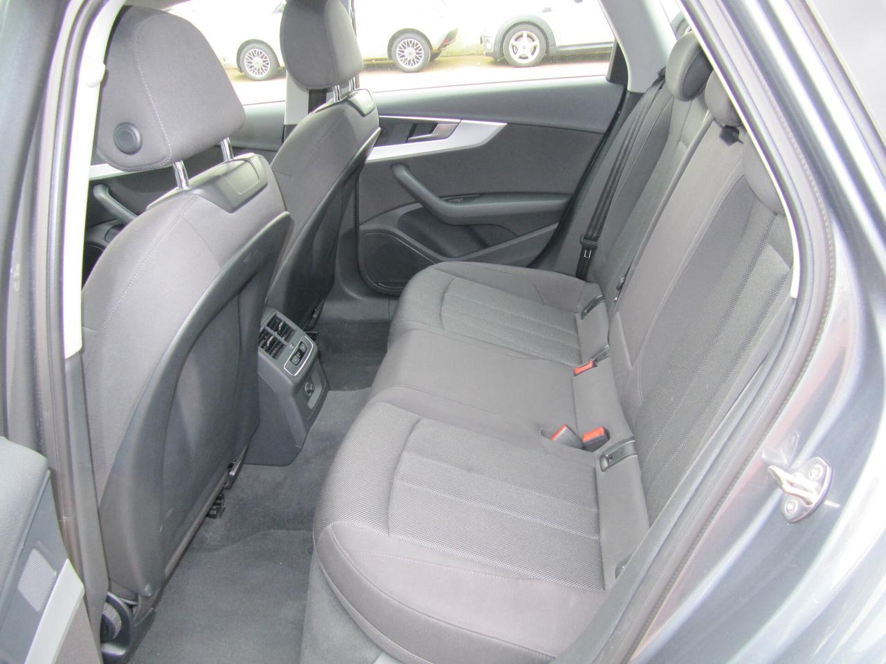 Audi A4 Avant 2.0 TDI 122 CV Business